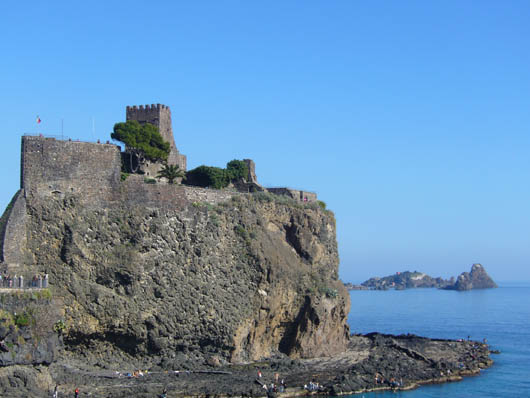 Aci Castello, castello normanno sul mare