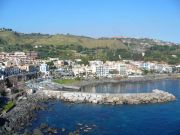 Il porto di Aci Castello