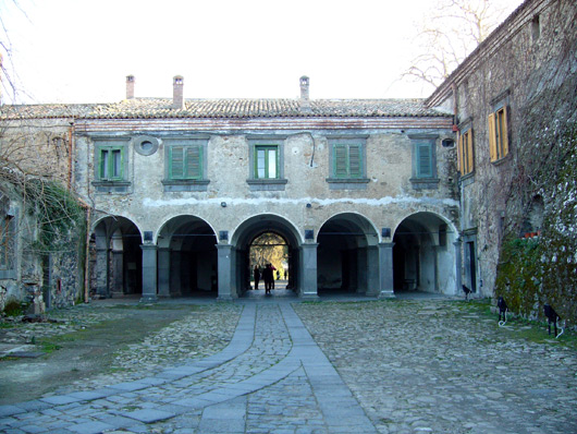 Castello dell'ammiraglio Nelson, cortile