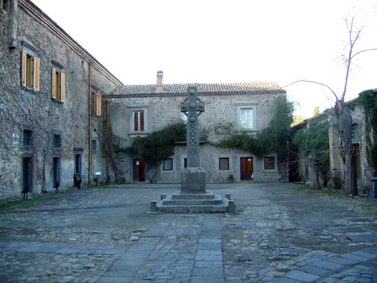 Castello dell'ammiraglio Nelson, cortile